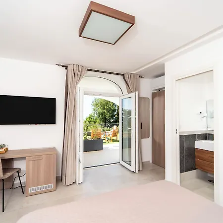 Oda ve Kahvaltı La Minucciola Capri