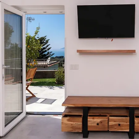 Bed & Breakfast La Minucciola Capri