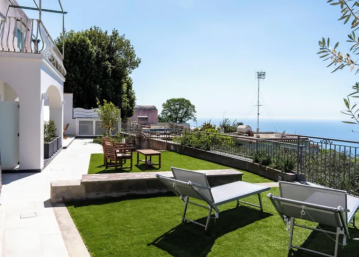 La Minucciola Capri Bed & Breakfast *