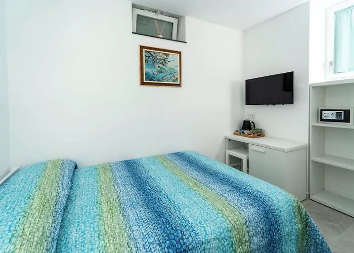 Bed & Breakfast La Minucciola Capri